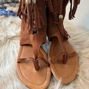 **RARE** NWOT Spell & The Gypsy Collective Moccasin Warrior Sandals 40/9